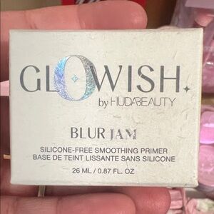 HUDA BEAUTY GloWish Blur Jam Primer - Silver and White